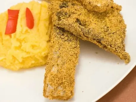 Crap prăjit în mălai, 1 kg — mâncare gătită, livrare în București
