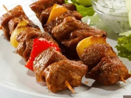 Frigărui de porc, 2 bucăți, 200 g — mâncare gătită, livrată în București
