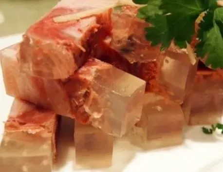 Piftie de porc, 1,5 kg — mâncare gătită, livrată în București